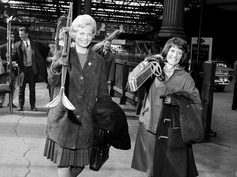 Norwegian skiing team members arrive at Waverley Station to compete for the Pitman Quaigh in April 1963.