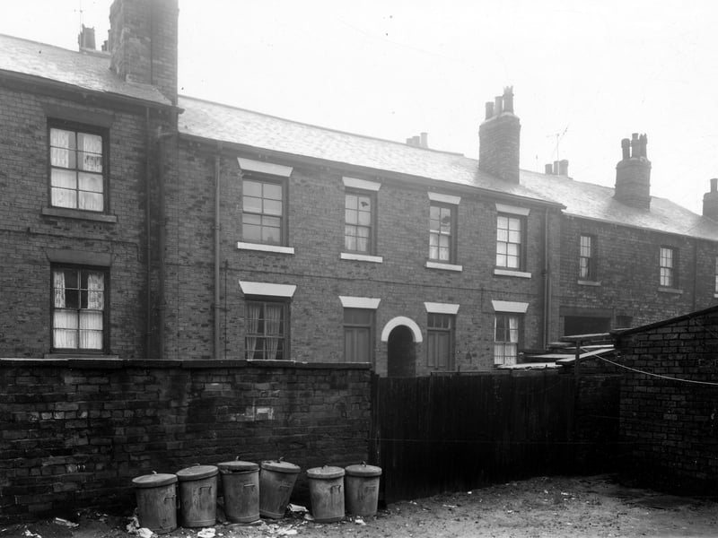 Back Lloyd Street pictured in December 1959. The photo looks across from Kings Buildings to Back Lloyd Street.