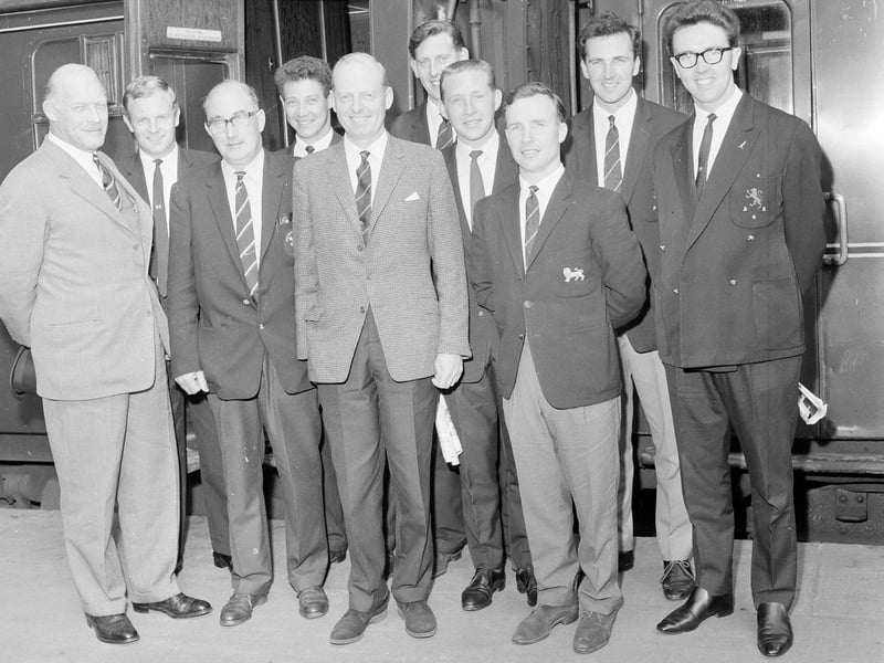 Scottish Golfers leave Waverley for Kent to play in the European Golf Championships in June 1965.
