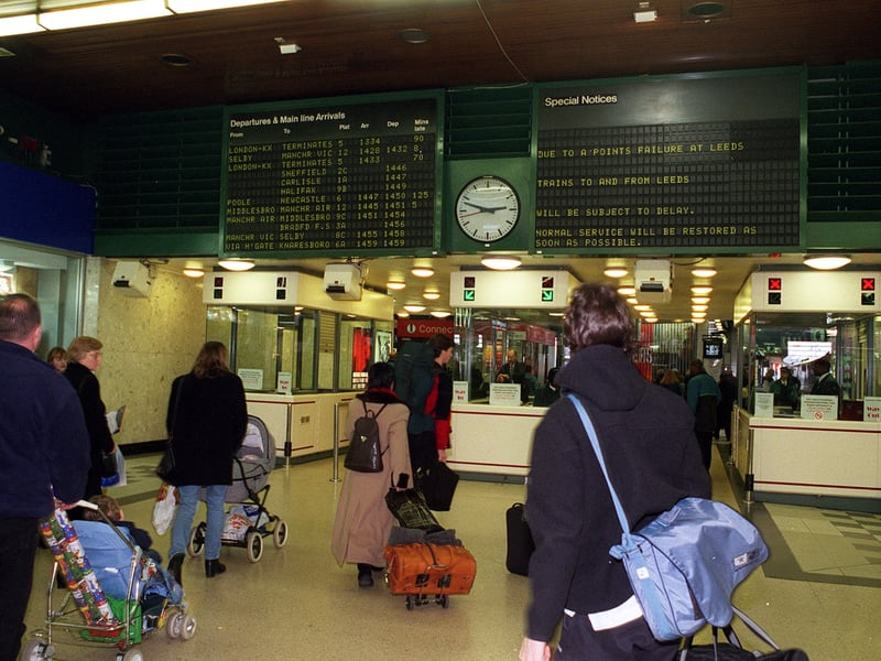 Plans were revealed in December 1999 to replace the dot matrix system on the boards at Leeds City Station.