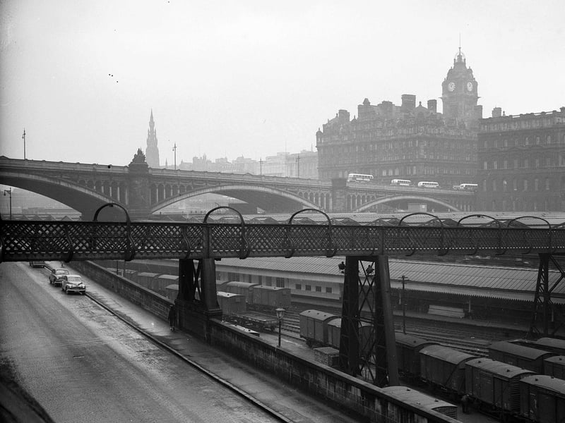 Waverley Station and the footbridge from Jeffrey Street level to Calton Road in the 1950s.