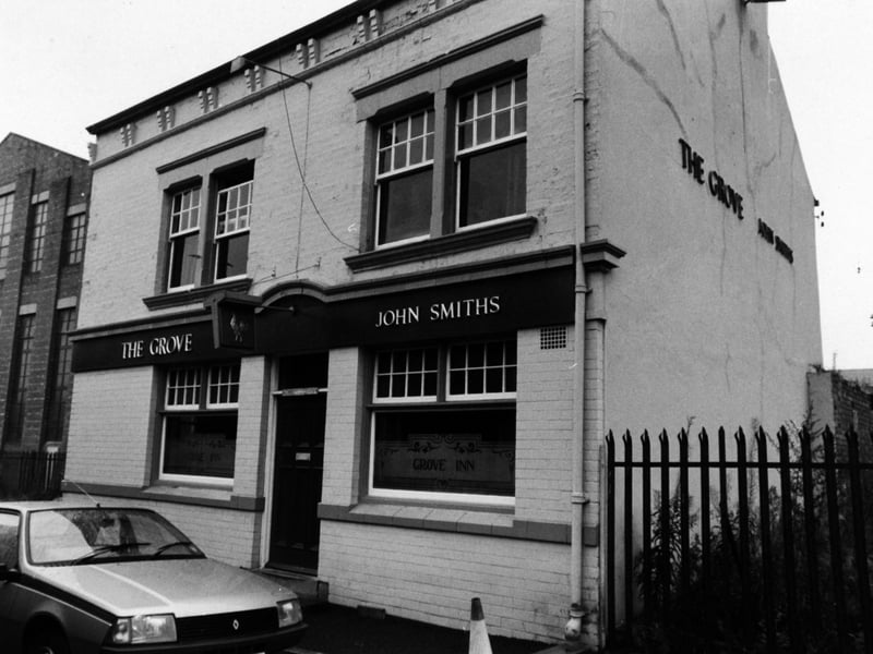Did you drink here back in the day? The Grove Inn on Back Row pictured in October 1982.