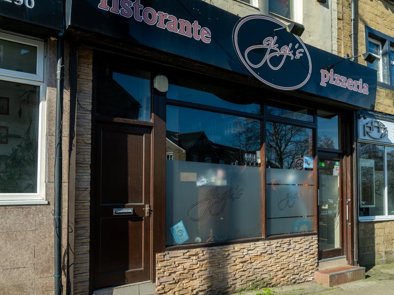 This family-run Italian favourite is a true Pudsey institution, beloved for its warm atmosphere and traditional recipes. From authentic stone-baked pizzas to their popular pasta specials, the service is famously friendly, making it a 'new favourite' for many who visit. 🍽️ 63 Lidget Hill, Pudsey LS28 7LJ