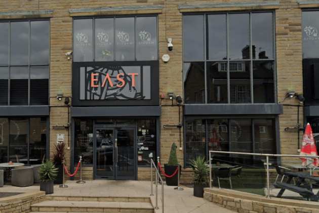 East Bar Lounge Grill offers a slick, 'new-age' Indian fusion experience, complete with a cocktail bar and an impressive roof terrace. It’s a stylish choice for those looking for a contemporary twist on traditional Indian dishes in a brasserie-style setting. 🍽️ 7 Richardshaw Lane, Pudsey, Leeds LS28 6BN