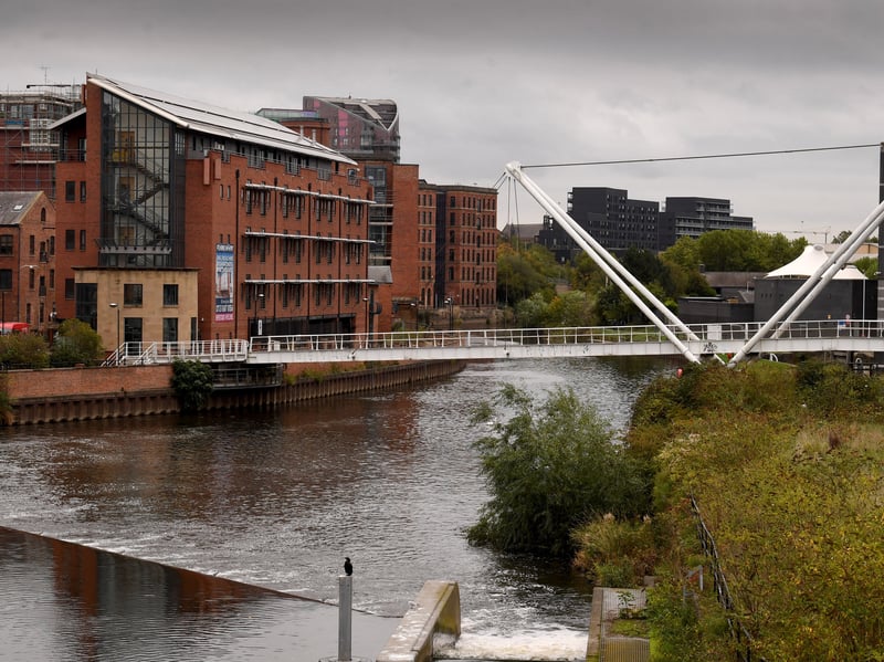 Here, 569 postcodes are situated within 900 metres of a park, public garden or playing field. More than any other area in the city.