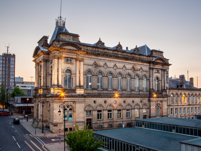 Private rents in Kirklees rose to an average of £748 in January 2026, the latest figures from the ONS show, up by 8.6% from £689 in January 2025. That makes it the sixth most expensive local authority area in Yorkshire for renters.