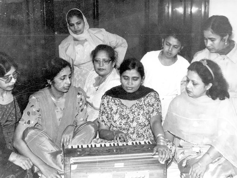 Members of the newly formed Sikh Ladies' Group at the new Sikh Centre at number 10 Brandon Way. The group met on Tuesday and Friday nights between 7pm and 9pm. Pictured in October 1986.