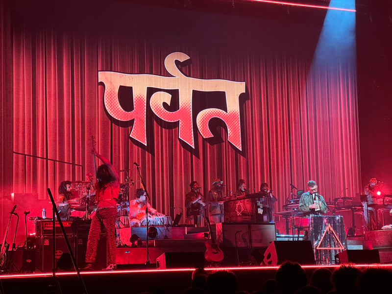 The band played 12 of the 15 tracks from 'The Mountain'.