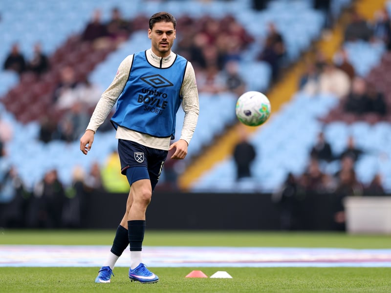 A new blow for the Irons during the international break and a highly significant one given the excellent form of Greek international centre-back Mavropanos. The 28-year-old suffered a head injury in Friday's 1-0 defeat against Paraguay in which he has then taken off with seven minutes left. Reports in the Greek media claim that Mavropanos will now play no part in Tuesday's game against Hungary in Budapest. Clear doubts then as to whether he will be available to face Leeds given the injury and concussion protocols.
