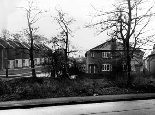 Poplar Rise, on the left, viewed from Green Hill Road in December 1968.