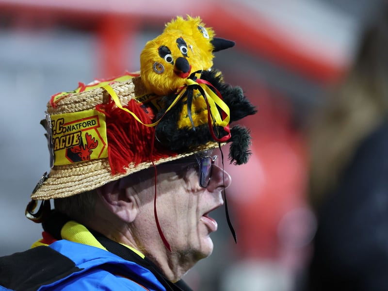 Average away following: 1,614.