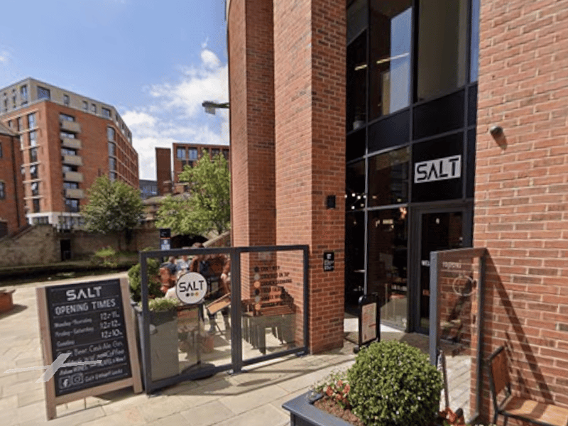 SALT in Granary Wharf has a 4.4* rating from 629 reviews. A Google reviewer said: "Really lovely place with the most personable staff who really make an effort to be nice and friendly - very dog friendly and a great outdoor bit for a pint in the sun.”