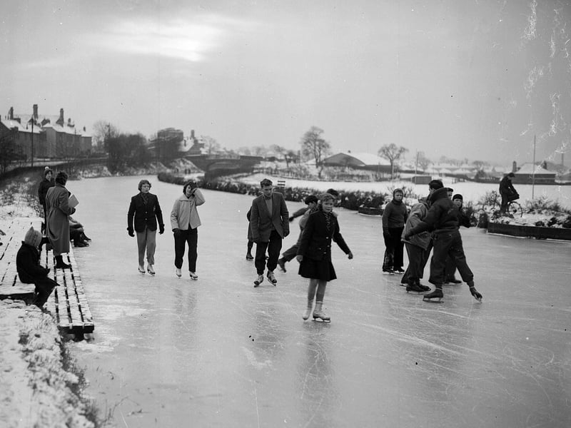Skaters on the Union Canal at Craiglockhart in February 1956.