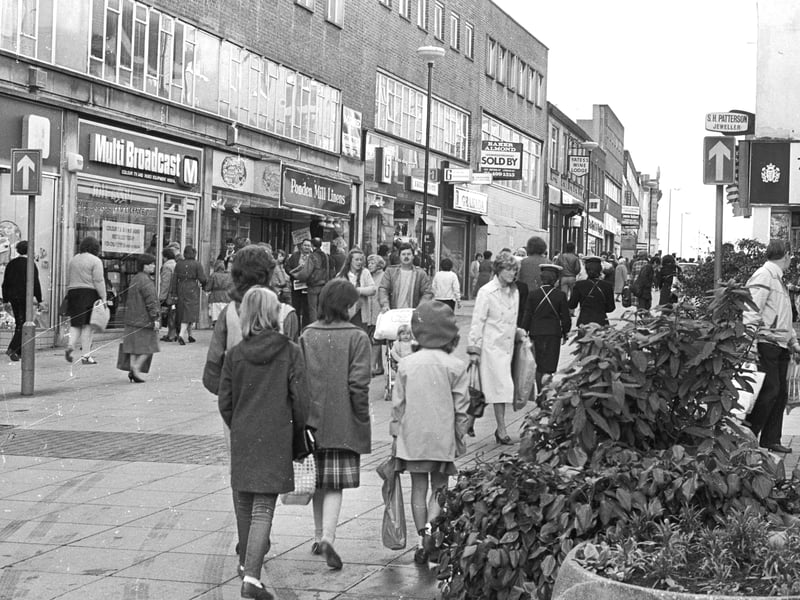 Shopping in the Wakefield precinct in 1985