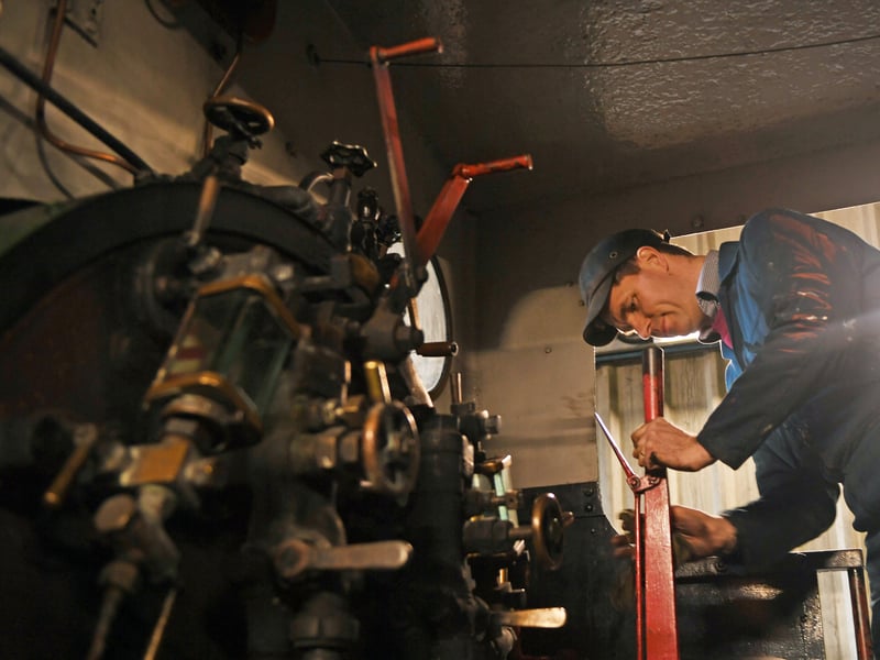 Mark Calvert prepares locomotive Brookes No1.