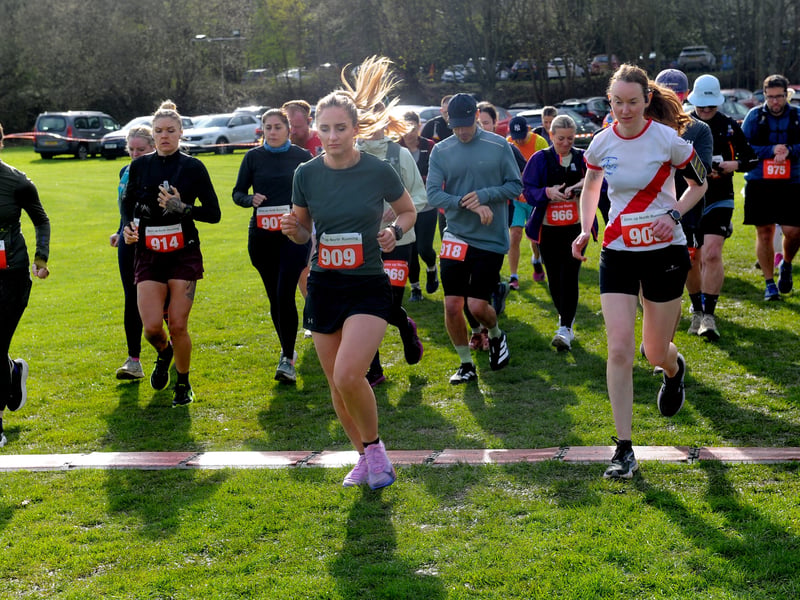 Runners set off.