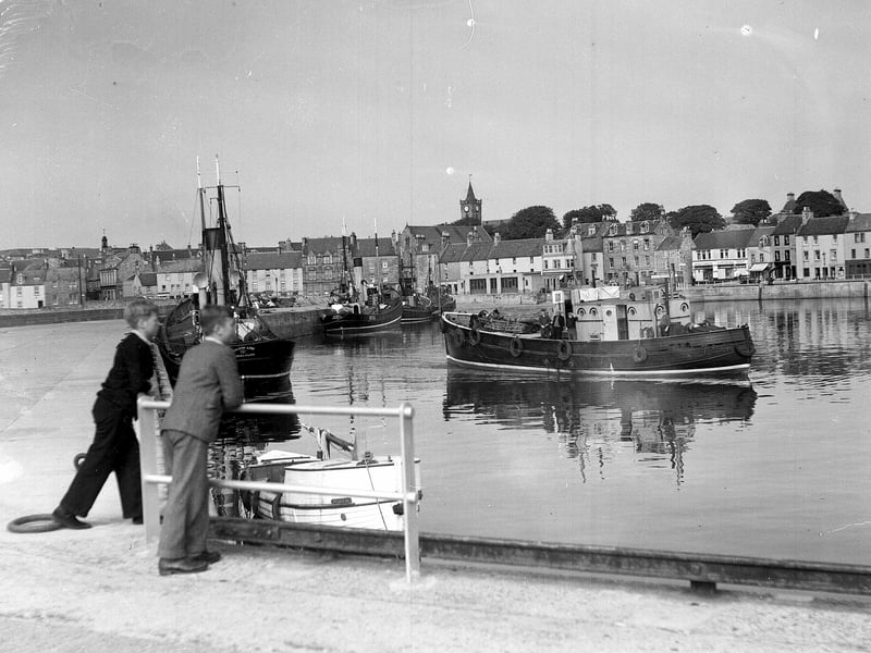 Anstruther Harbour in September 1949.