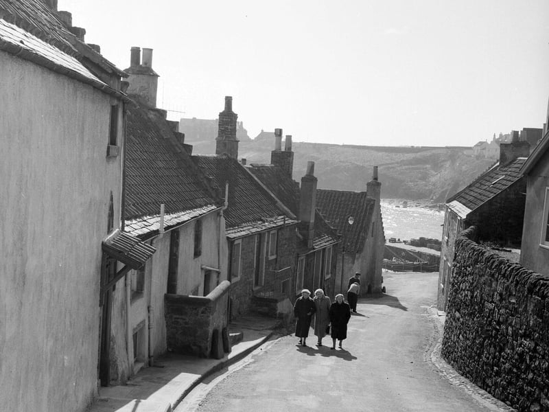 A view of the road leading to Crail Harbour in April 1960.