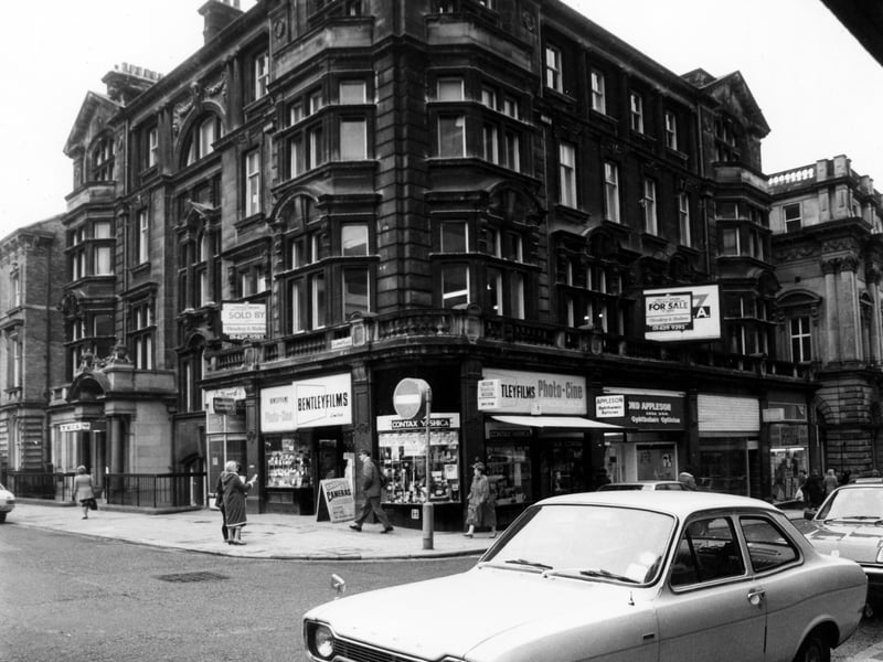 Share your memories of Albion Street in the 1980s with Andrew Hutchinson via email at: andrew.hutchinson@jpress.co.uk or tweet him - @AndyHutchYPN
