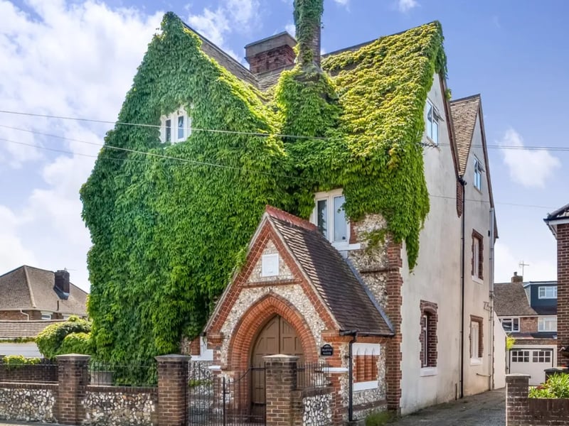 Take a look inside Drayton Manor which is on the market for £750,000. 