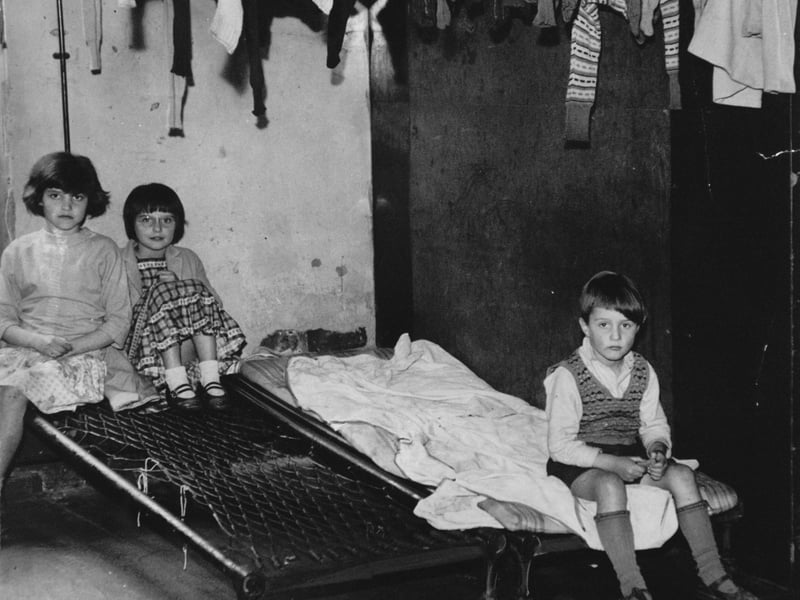 Inside South Lodge Welfare Hostel on Holbeck Moor in June 1963.