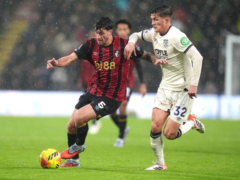 The 28-year-old defender is said to have rejected the opportunity to extend his deal at AFC Bournemouth.