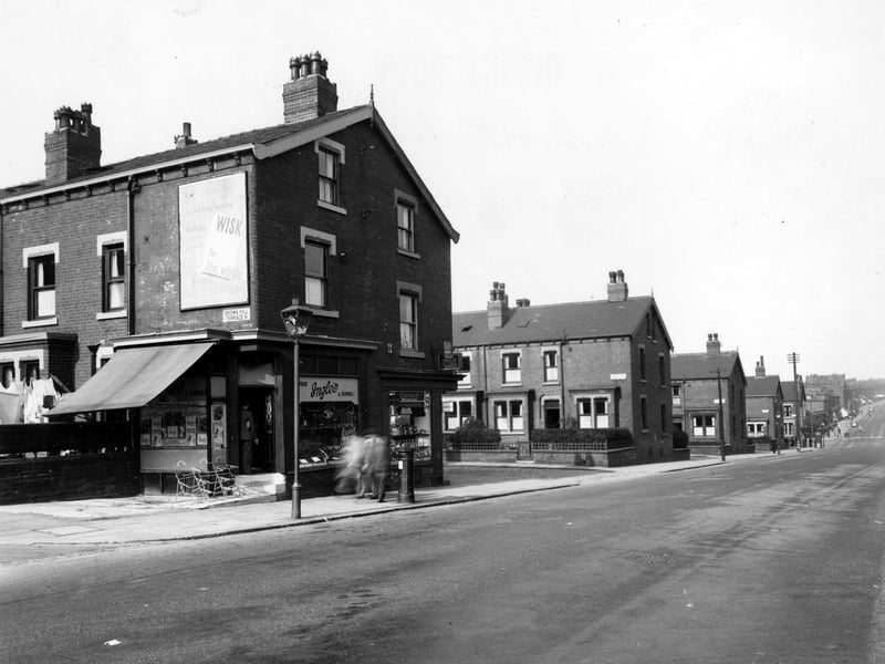 Harehills Lane in September 1949. Number 360 is 'H. Ingle, Fruit and Flowers', 358 is 'P. Littlehales Grocers'. Further down the road are Sutherland Terrace and Mount, and Compton Row and Crescent.