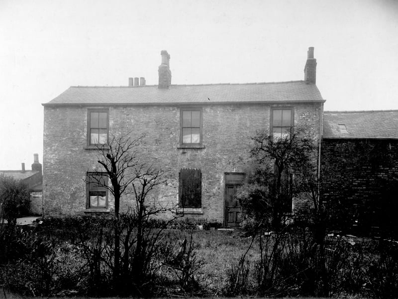 The stone farm house and buildings of Black Bank Farm, which was off Torre Road, in the area which is now Torre Place. Pictured in November 1929.