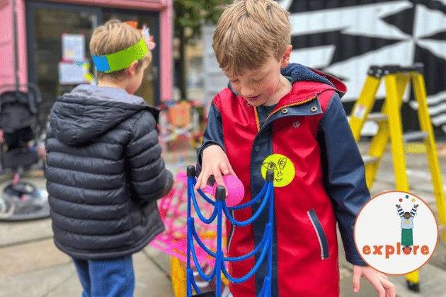 The heart of Leeds transforms into a massive, free-to-access outdoor play zone where kids can let their imaginations run wild. There is no need to book, making it a perfect spontaneous stop during a day of shopping or exploring the city centre. 🔍 Outdoor Activity - Briggate (10am)