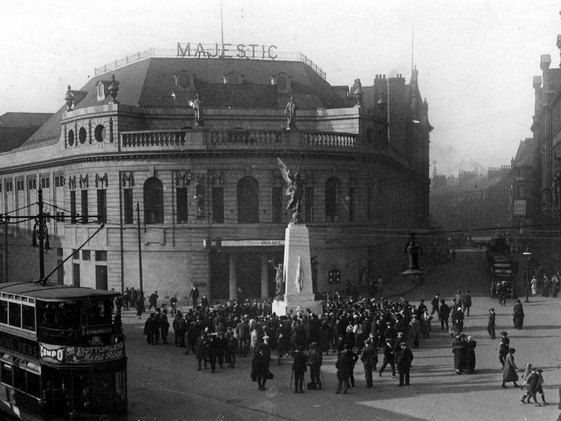 A postmark of December 29, 1922 showing the War Memorial when located in City Square, with the Majestic Picture House behind. The photo must have been taken not long after the unveiling of the Memorial, which took place on October 10, 1922; a crowd is gathered around to see the new tribute to those who lost their lives in the First World War.