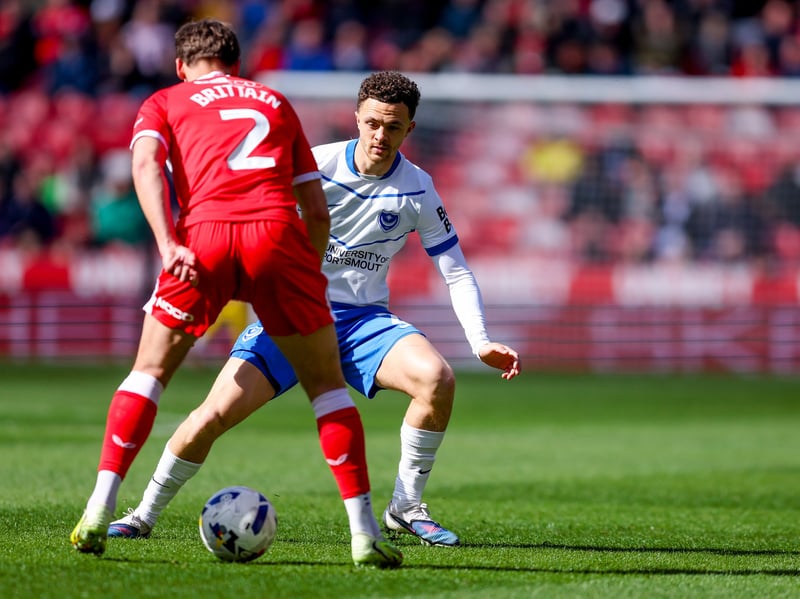 Jordan Williams attempts to shut out Callum Brittain. Picture: Simon Davies/ProSportsImages