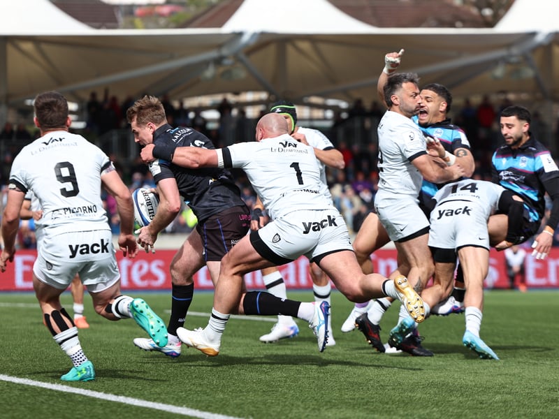 Didn't deserve to be on the losing side as he hardly put a foot wrong all game and was lethal in attack including a superb pass for Glasgow's second try