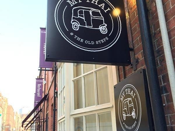 ⭐4.5 from 508 reviews.📍 26 York Place, city centre.🗣"Small, intimate, and welcoming, this Thai restaurant delivers on both atmosphere and flavour. The food is excellent, with a great range of options including gluten-free and halal choices."