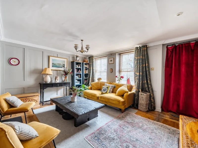 Inside Old Portsmouth's distinctive blue house which has hit the market for £750,000.