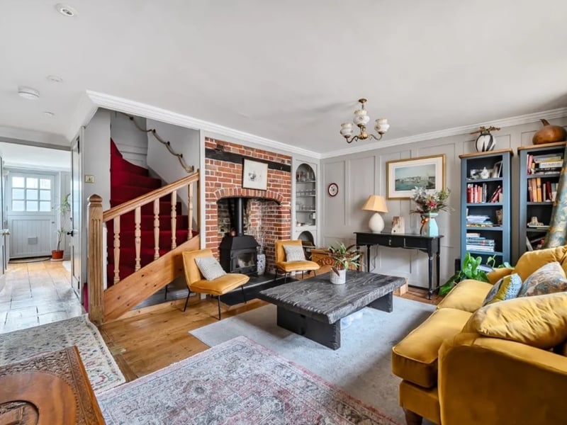 Inside Old Portsmouth's distinctive blue house which has hit the market for £750,000.