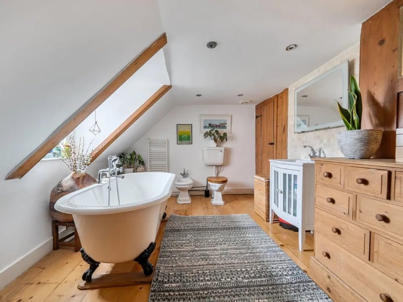 Inside Old Portsmouth's distinctive blue house which has hit the market for £750,000.