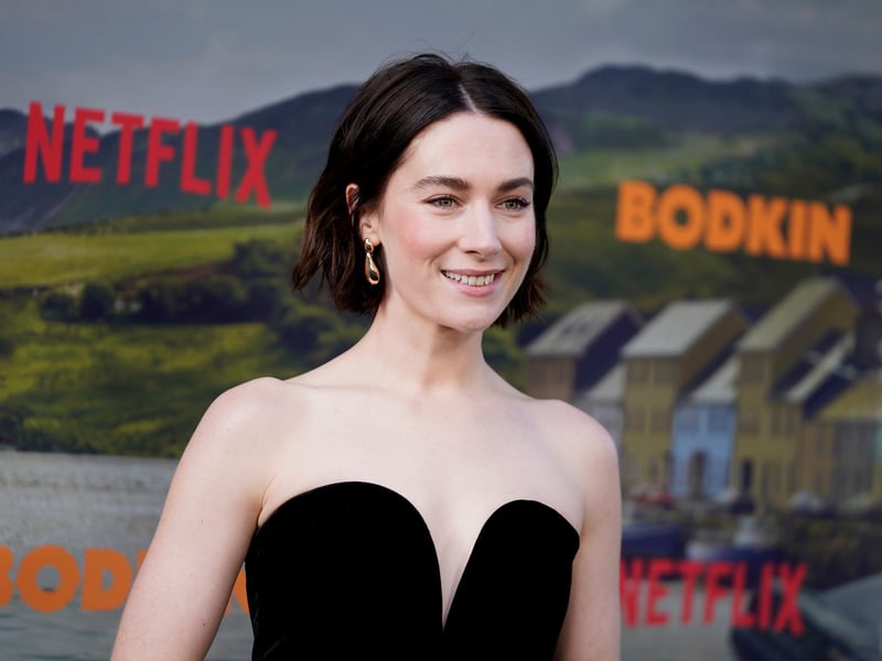 Having starred alongside Paapa Essiedu in BBC drama Babies, Irish actress Siobhán Cullen will star as Brenda, a police psychiatrist who discovers the existence of immortals and wants to help MacLeod. It will be her first action role, which she takes over from Roxanne Hart.