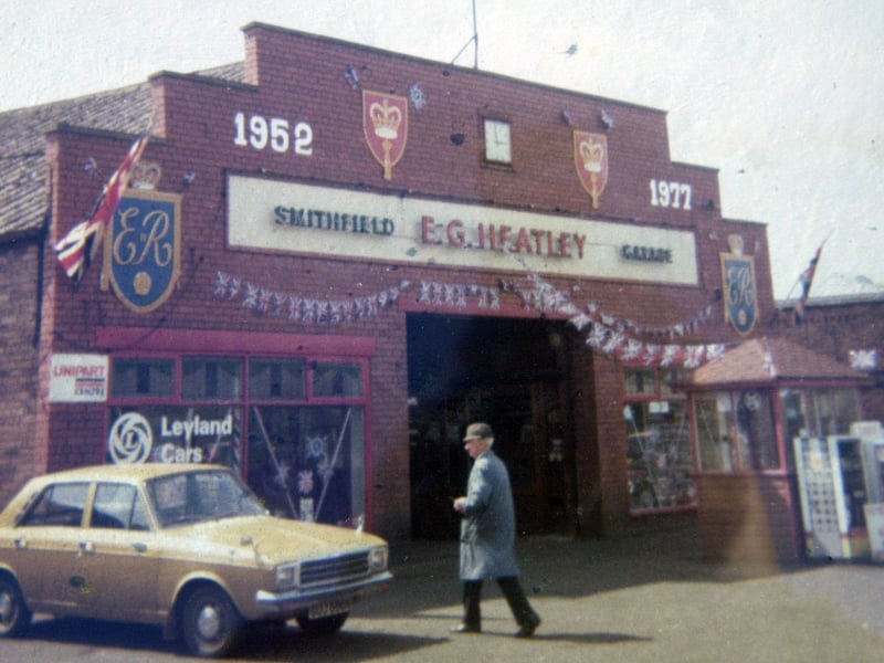 A look back to Whitchurch in 1977, with Mack Heatley outside the family-run garage that became a true town institution. Founded in 1925, Heatley’s Garage served generations with its old-fashioned, personal touch — making its eventual closure decades later the end of an era for many loyal customers.