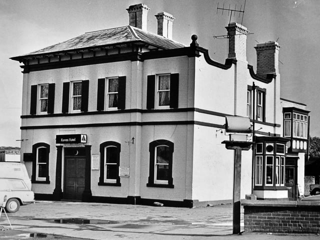 The Raven Hotel, Market Drayton, pictured in October 1977. The pub was later demolished in the 1990s.