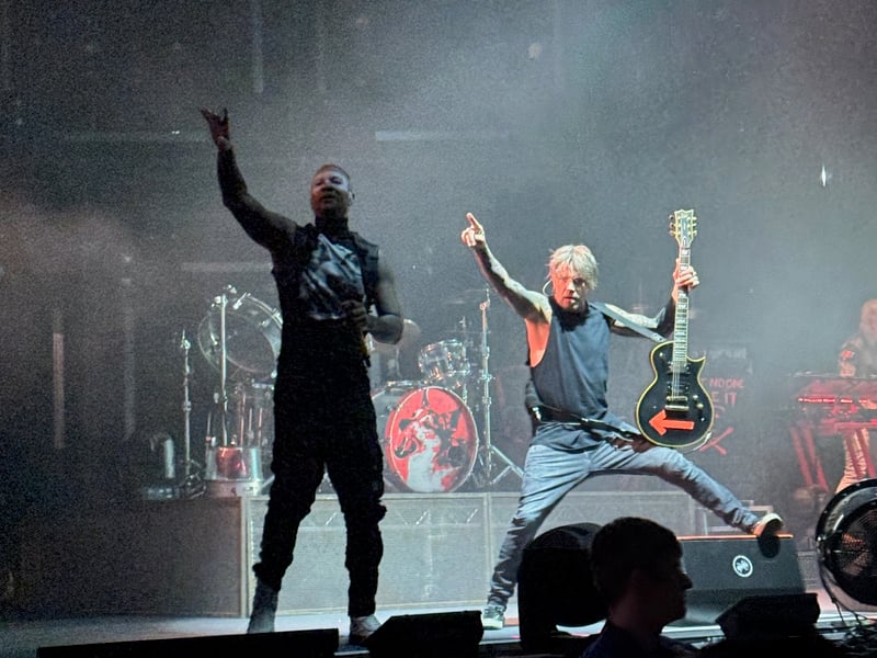 The band played a total of 18 songs in a career-spanning set.