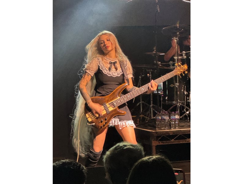 The set included 26 songs.