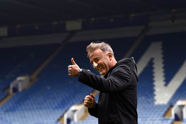 Thumbs up from Owls former Manager Carlos Carvalhal on his Hillsborough return