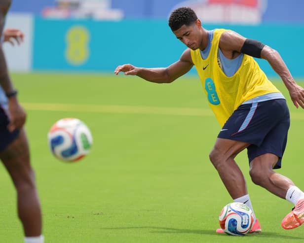 England midfielder Jude Bellingham controls the ball during a training session for the national soccer team in Palm Beach Gardens, Fla., Tuesday, June 2, 2026, ahead of the World Cup soccer tournament. (AP Photo/Rebecca Blackwell)