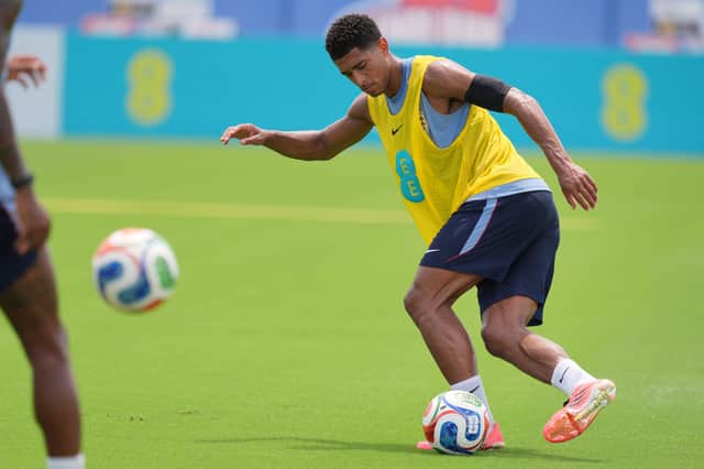 England midfielder Jude Bellingham controls the ball during a training session for the national soccer team in Palm Beach Gardens, Fla., Tuesday, June 2, 2026, ahead of the World Cup soccer tournament. (AP Photo/Rebecca Blackwell)