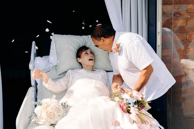 Karen and Stephen Glossop, from Eckington, married at Ashgate Hospice after staff transformed the courtyard of the inpatient unit into a wedding venue in just a matter of hours.