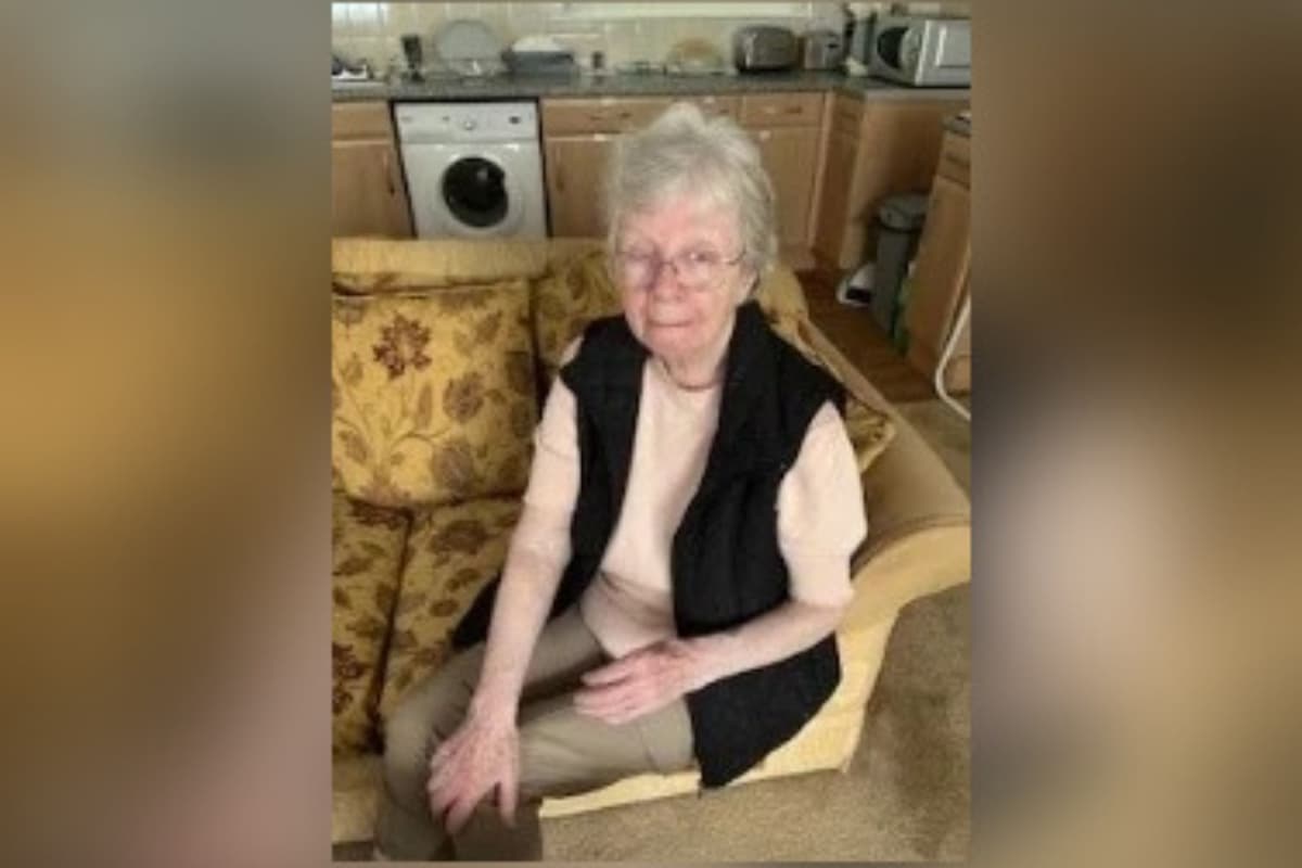 Concerned police mount search to finding missing Sheffield woman Susan, 80