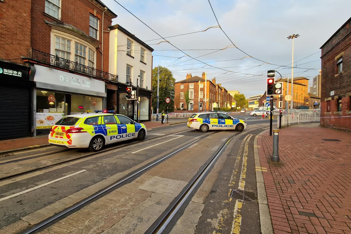 Störungen im Straßenbahnverkehr von Sheffield, nachdem die Polizei die ...