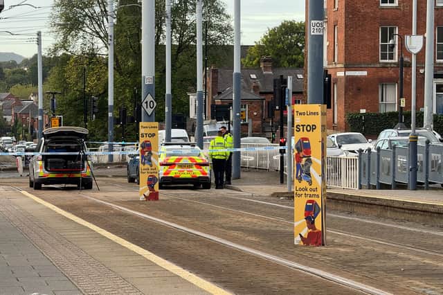 South Yorkshire Police at Hanover Way near the junction with Glossop Road, Sheffield. Photo: Sarah Marshall, Iconic Media
