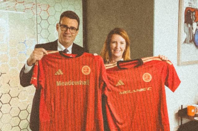 Prime Minister shows off Sheffield FC’s new shirt alongside Louise Haigh