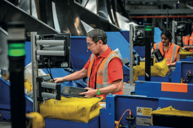 Royal Mail announce 22,000 job vacancies to get ahead of the festive season, and particularly welcomes applications from people under the age of 25, including those with no experience.